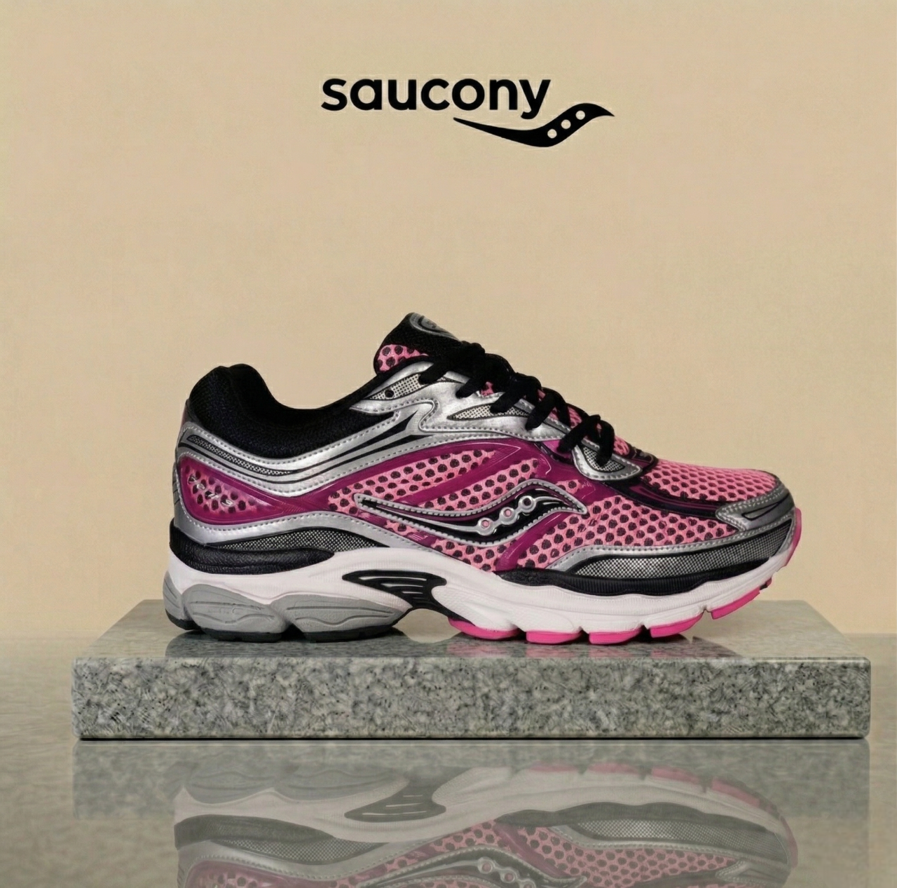 Saucony ProGrid Omni 9 : Metallic Silver / Hot Pink / Black